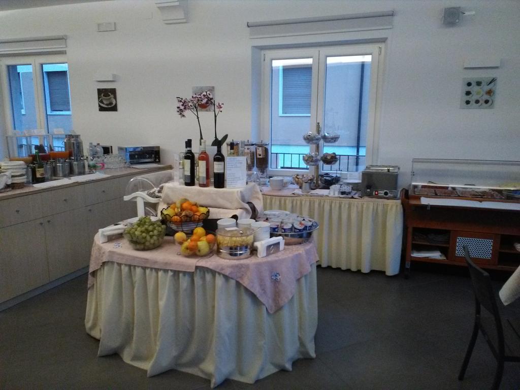 Hotel Orchidea Бардоліно Екстер'єр фото